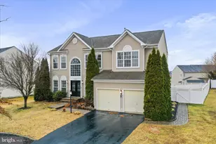 211 Lynnehaven Dr, Winchester, VA 22602 - Photo 1