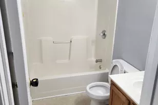 121 Hampton Ct, Winchester, VA 22601 - Photo 5