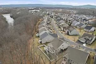 105 Turnstone Ln, Lake Frederick, VA 22630 - Photo 3