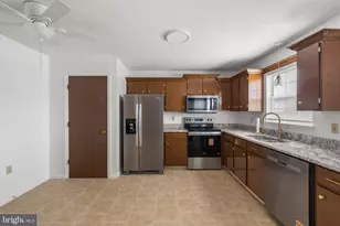 105 Parkside Dr, Winchester, VA 22602 - Photo 7