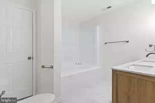 109 Hilltop Ct, Cross Junction, VA 22625 - Photo 25