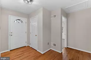 528 Northwood Cir, Cross Junction, VA 22625 - Photo 3