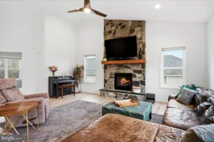787 W Masters Dr, Cross Junction, VA 22625 - Photo 19