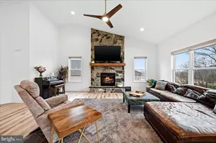 787 W Masters Dr, Cross Junction, VA 22625 - Photo 17