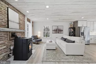 1239 Lakeview Dr, Cross Junction, VA 22625 - Photo 7