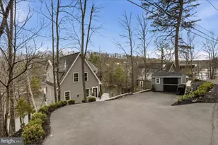 1239 Lakeview Dr, Cross Junction, VA 22625 - Photo 3