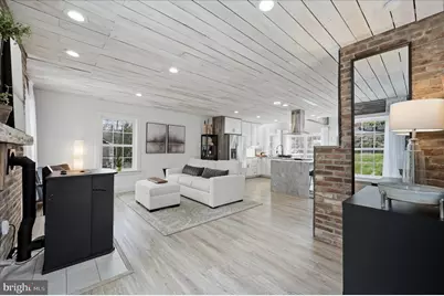 1239 Lakeview Dr, Cross Junction, VA 22625 - Photo 5