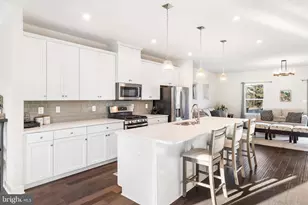 131 Burkwood Ter, Lake Frederick, VA 22630 - Photo 7