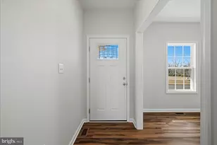 102 Brockham Ct, Winchester, VA 22602 - Photo 7