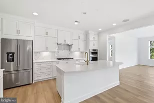 106 Rhododendron Ct, Lake Frederick, VA 22630 - Photo 5