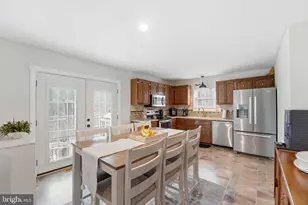 207 Laurel Dr, Cross Junction, VA 22625 - Photo 11
