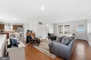 207 Laurel Dr, Cross Junction, VA 22625 - Photo 9