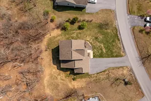 1041 W Masters Dr, Cross Junction, VA 22625 - Photo 35