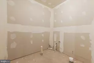 1041 W Masters Dr, Cross Junction, VA 22625 - Photo 31