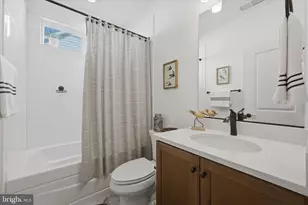 123 Cowbird St, Lake Frederick, VA 22630 - Photo 19