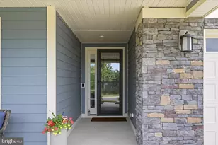 123 Cowbird St, Lake Frederick, VA 22630 - Photo 11