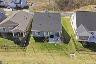 123 Cowbird St, Lake Frederick, VA 22630 - Photo 5