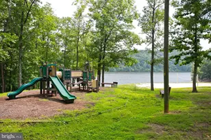 1304 Lakeview Dr, Cross Junction, VA 22625 - Photo 35