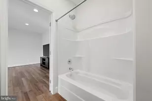 634 Lakeview Dr, Cross Junction, VA 22625 - Photo 35