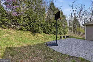 634 Lakeview Dr, Cross Junction, VA 22625 - Photo 55