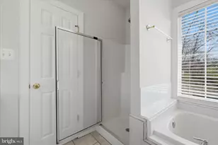 634 Lakeview Dr, Cross Junction, VA 22625 - Photo 29