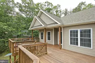 634 Lakeview Dr, Cross Junction, VA 22625 - Photo 3