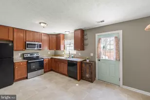 301 Buckingham Dr, Stephens City, VA 22655 - Photo 13