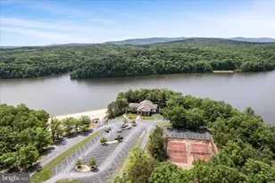 400 Lakeview Dr, Cross Junction, VA 22625 - Photo 91