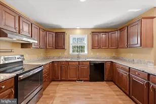 407 Dogwood Dr, Cross Junction, VA 22625 - Photo 19