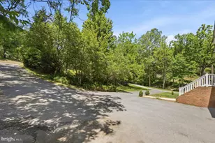 1201 Lakeview Dr, Cross Junction, VA 22625 - Photo 5