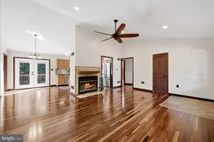 323 S Timber Ridge Rd, Cross Junction, VA 22625 - Photo 5