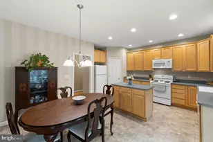 107 Sunset Cir, Cross Junction, VA 22625 - Photo 11