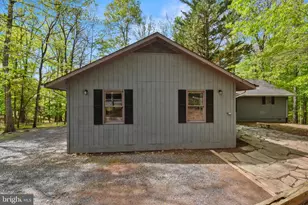 102 Northwood Cir, Cross Junction, VA 22625 - Photo 3