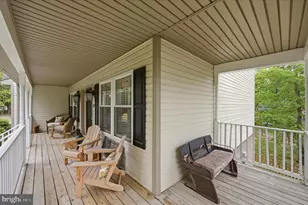514 Sleigh Dr, Cross Junction, VA 22625 - Photo 9