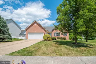 121 Travis Ct, Winchester, VA 22602 - Photo 9
