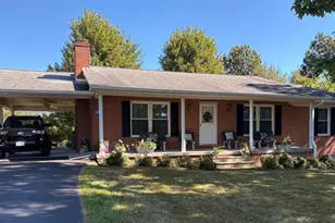 201 Woodridge Ln, Winchester, VA 22603 - Photo 3
