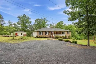 211 Creekview Ln, Middletown, VA 22645 - Photo 5