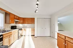 1232 Lakeview Dr, Cross Junction, VA 22625 - Photo 9