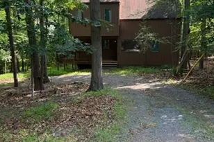 1317 Lakeview Dr, Cross Junction, VA 22625 - Photo 1