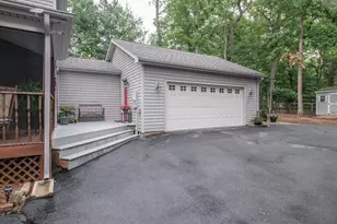 228 Fairway Cir, Cross Junction, VA 22625 - Photo 5