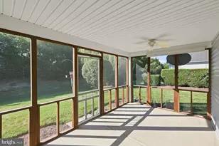 111 Tanglewood Ln, Winchester, VA 22602 - Photo 5