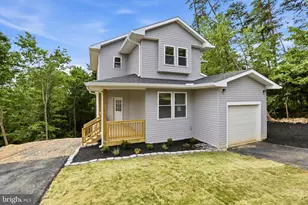 607 S Lakeview Dr, Cross Junction, VA 22625 - Photo 1