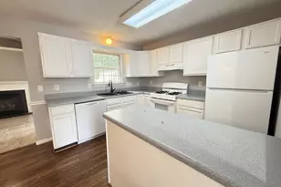 301 Sutton Ct, Winchester, VA 22601 - Photo 5