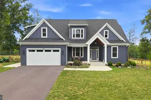125 Lake Holliday, Cross Junction, VA 22625 - Photo 1