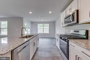 117 Grasmere St, Stephens City, VA 22655 - Photo 9