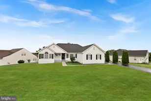 142 Fortress Dr, Winchester, VA 22603 - Photo 1