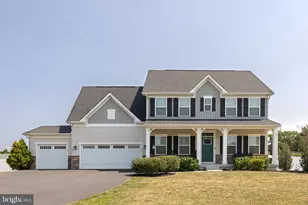 131 Decatur Cir, Stephens City, VA 22655 - Photo 1