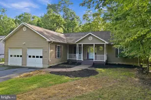 303 Overlook Dr, Cross Junction, VA 22625 - Photo 1
