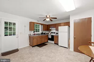 261 Waterford Ln, Winchester, VA 22602 - Photo 9