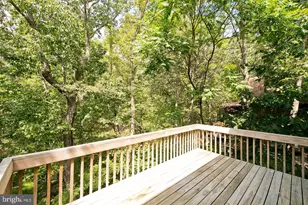 324 Overlook Dr, Cross Junction, VA 22625 - Photo 5